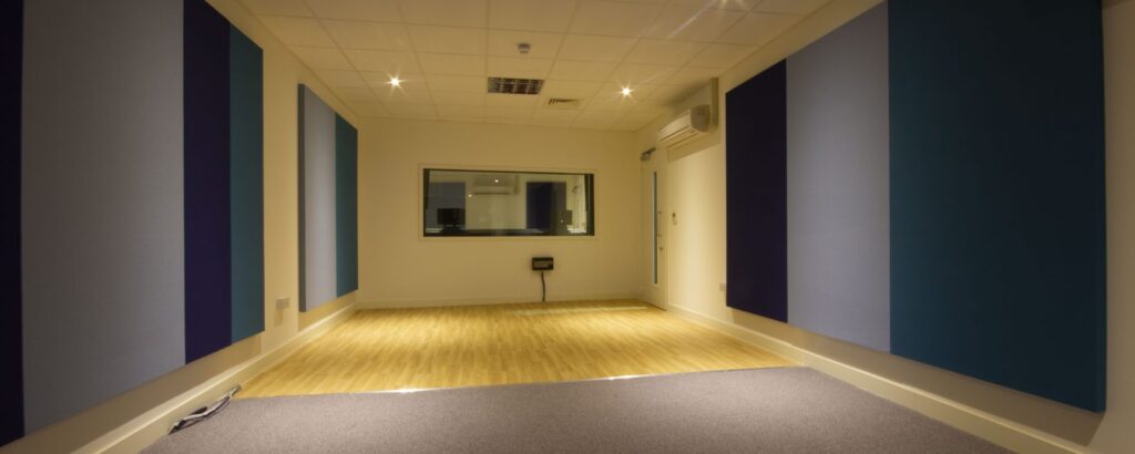 soundproof room